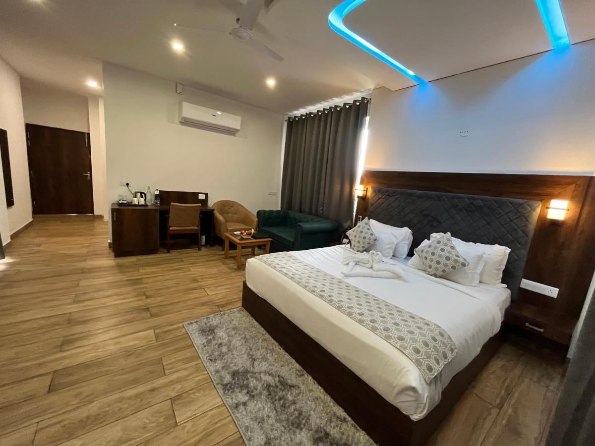 Click Collection The Abode, Dharamshala Hotel ภายนอก รูปภาพ