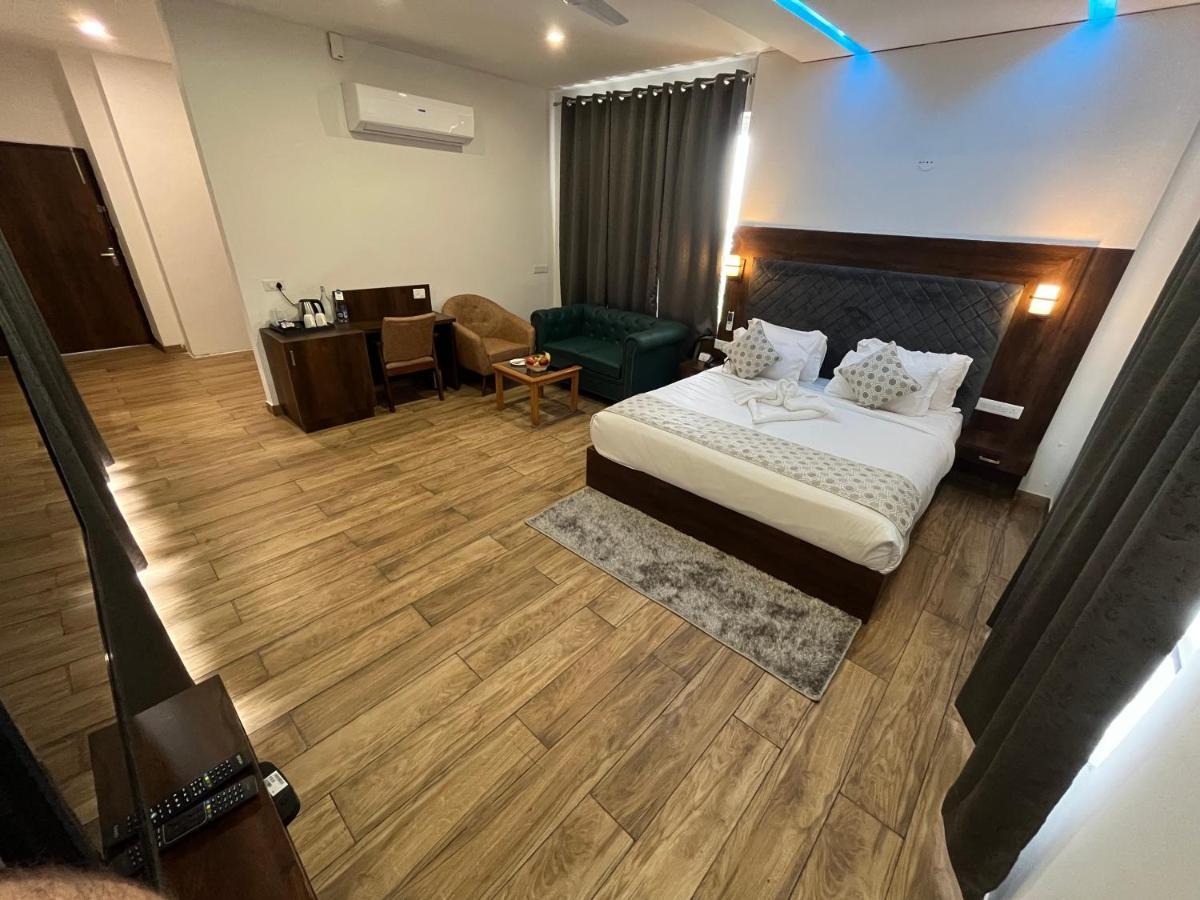 Click Collection The Abode, Dharamshala Hotel ภายนอก รูปภาพ